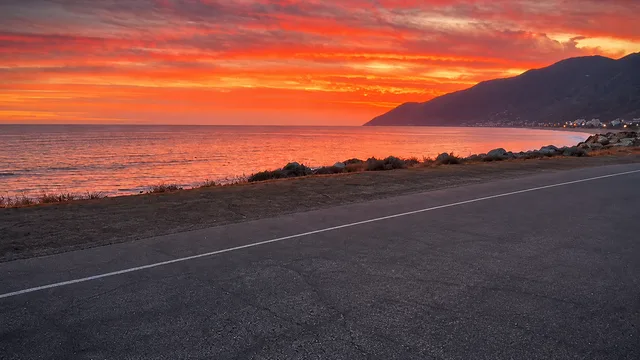 A warm sunset beside the sea.